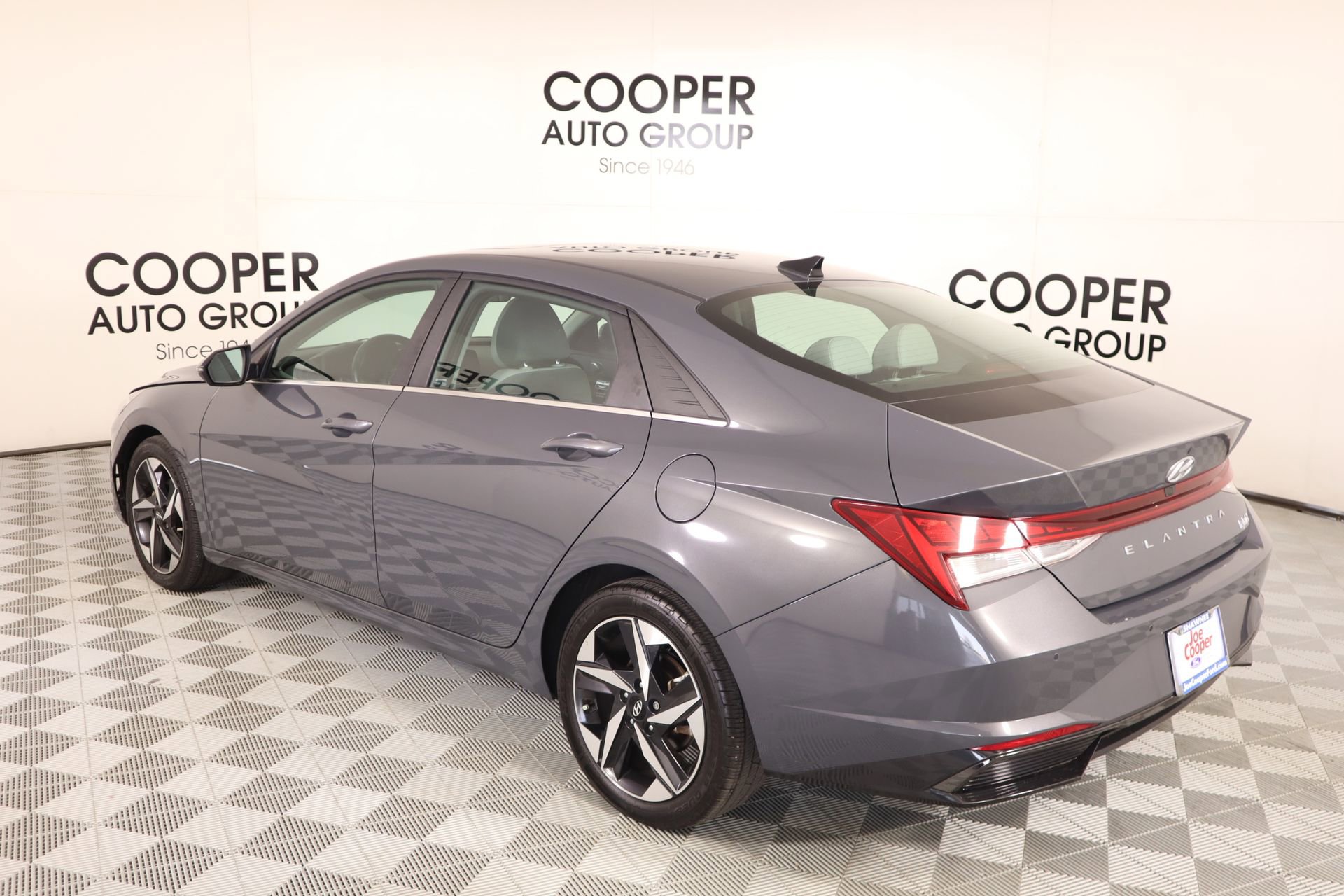 Used 2023 Hyundai Elantra Limited image 24