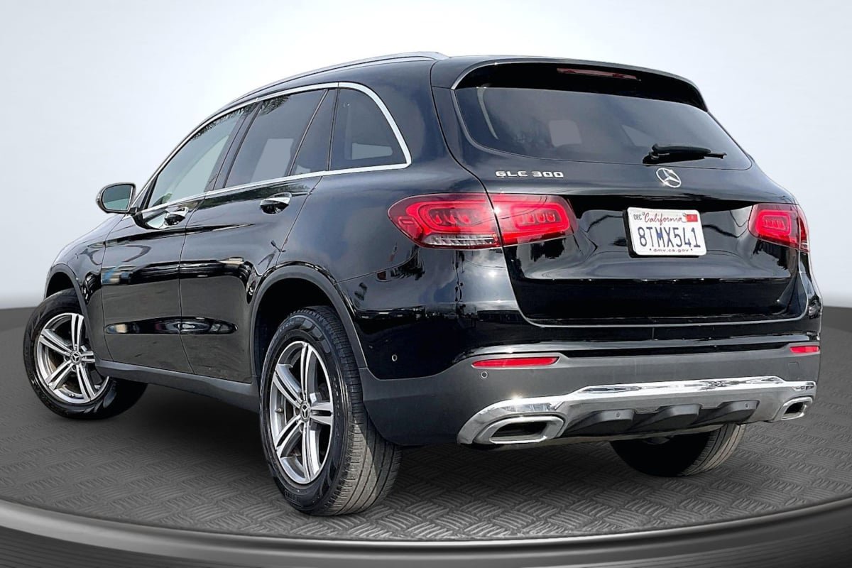 Used 2021 Mercedes-Benz GLC 300 w/ Premium Package image 2