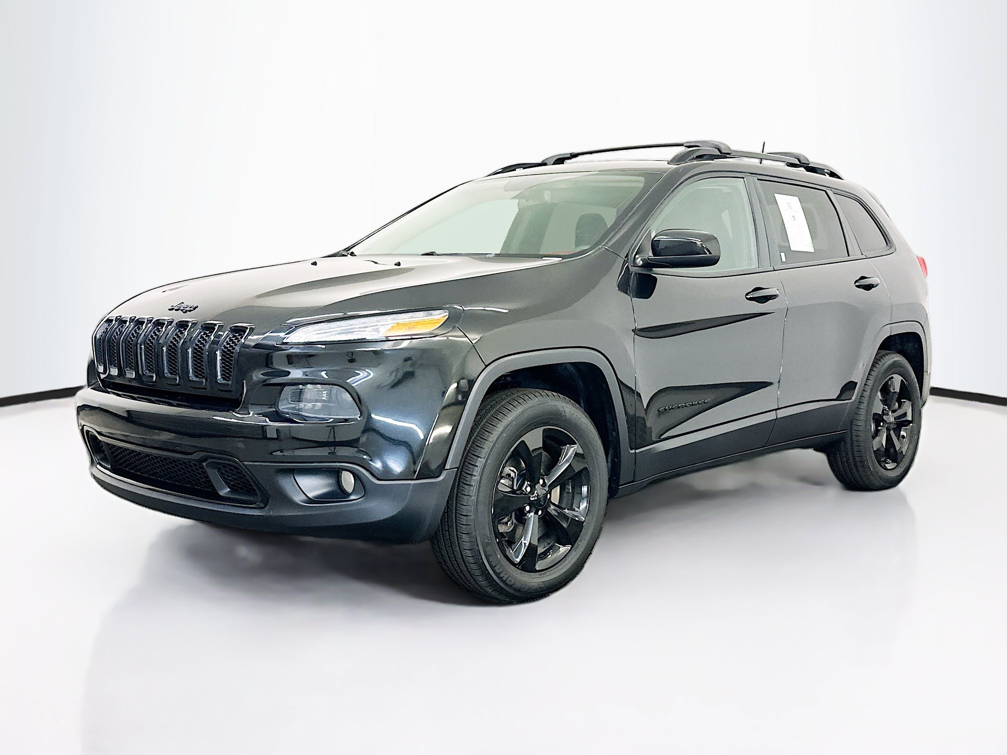 Used 2016 Jeep Cherokee Latitude AWD/4WD image 3