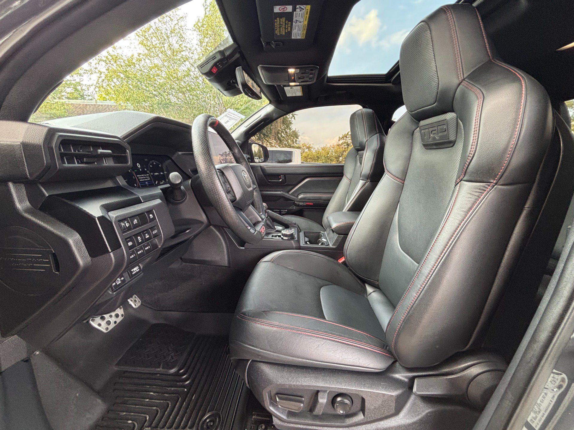 Used 2024 Toyota Tacoma TRD Pro AWD/4WD image 9