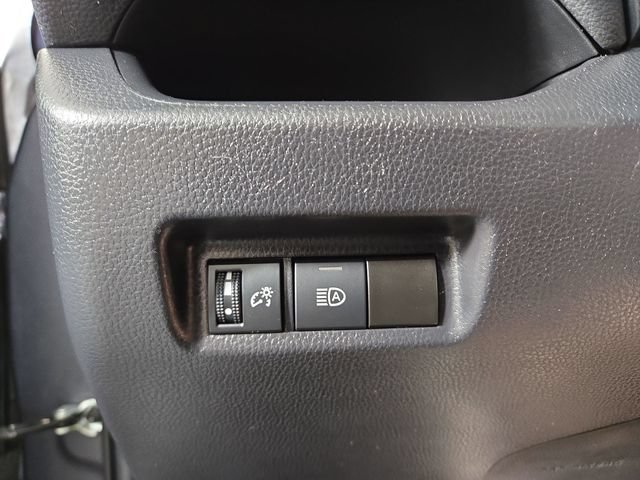 Used 2025 Toyota RAV4 XLE FWD image 28