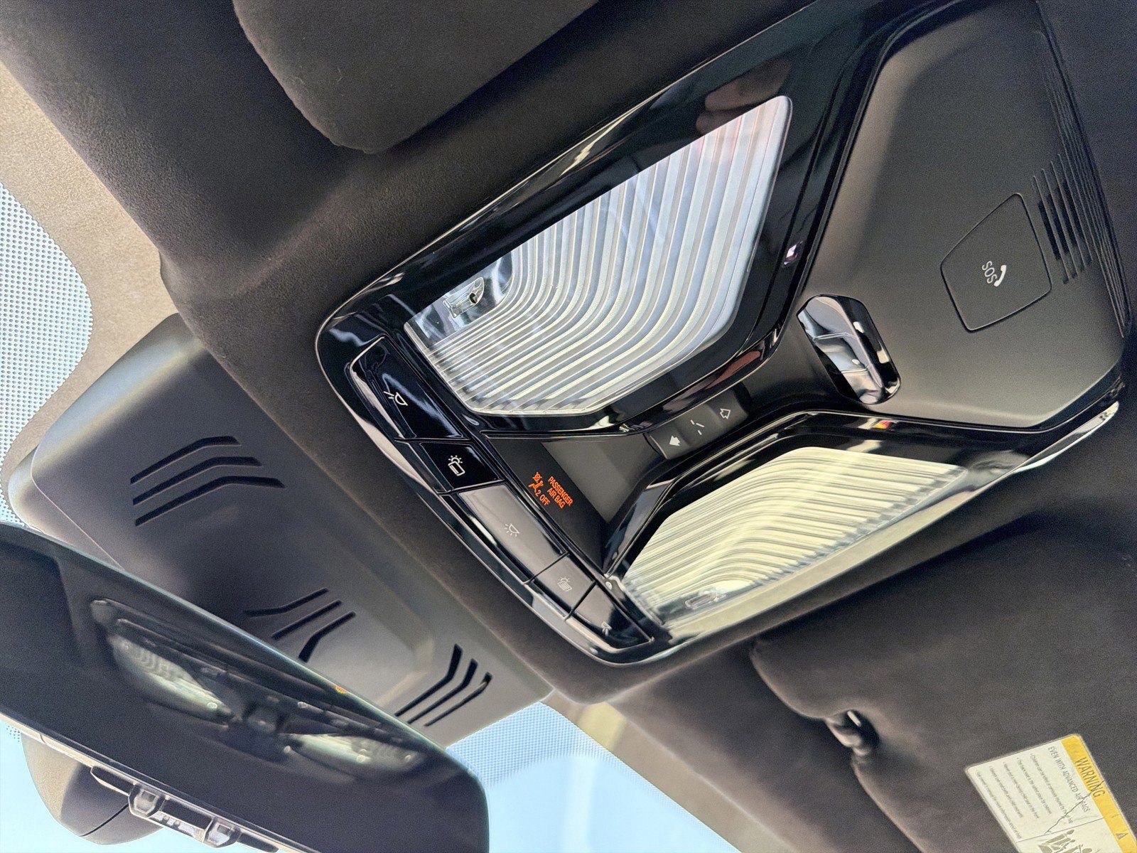 Used 2022 BMW X7 xDrive40i w/ M Sport Package AWD/4WD image 37