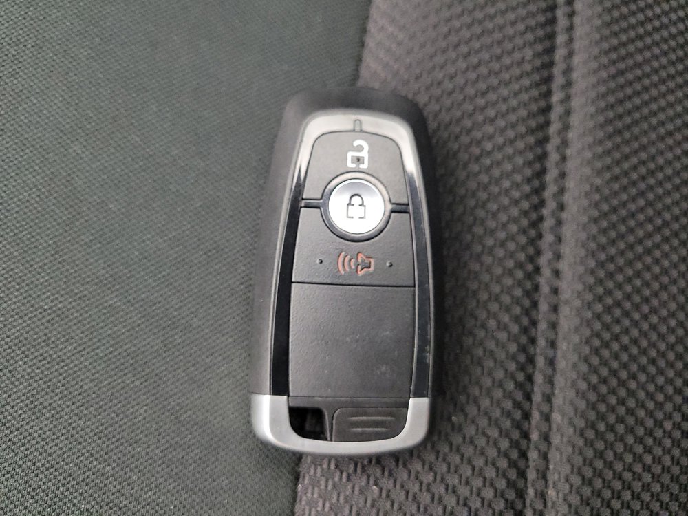 Used 2020 Ford Fusion SE FWD image 32