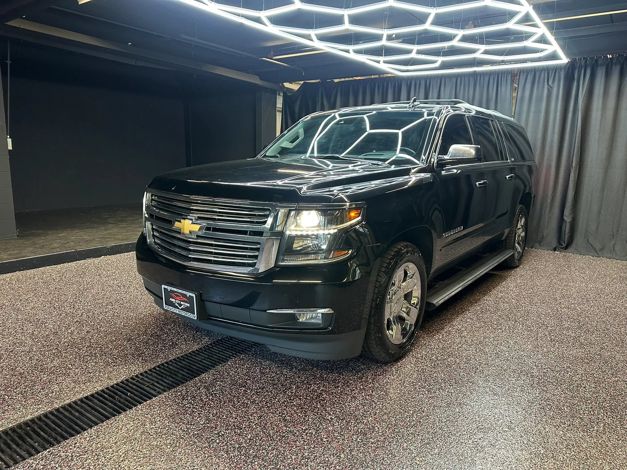 Used 2016 Chevrolet Suburban LTZ AWD/4WD image 3