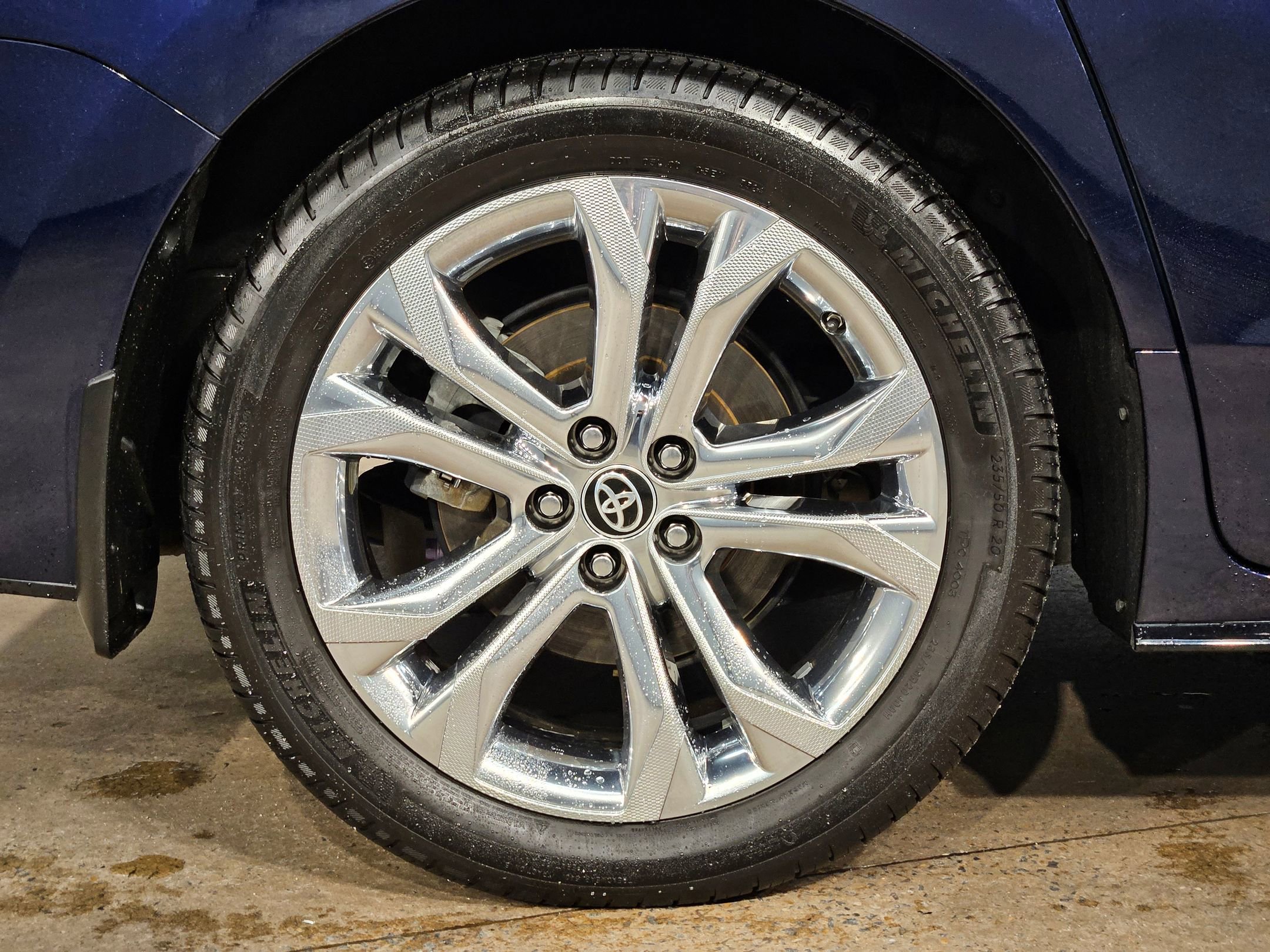 Used 2023 Toyota Sienna Platinum image 17