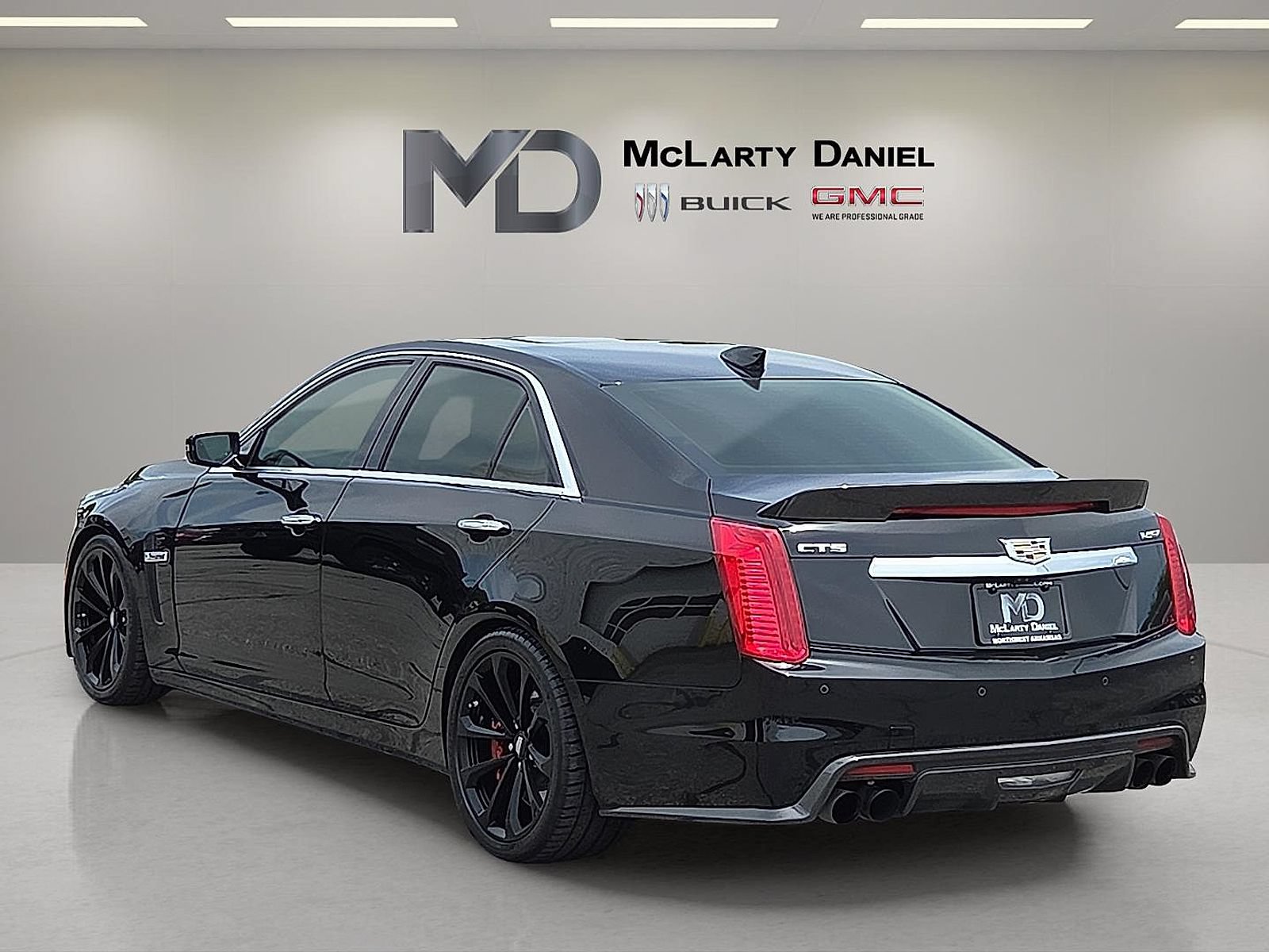 Certified 2018 Cadillac CTS V w/ Carbon Fiber Package RWD image 13