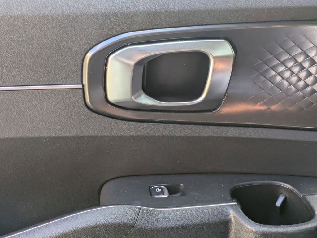 Used 2024 Kia Sorento S image 26