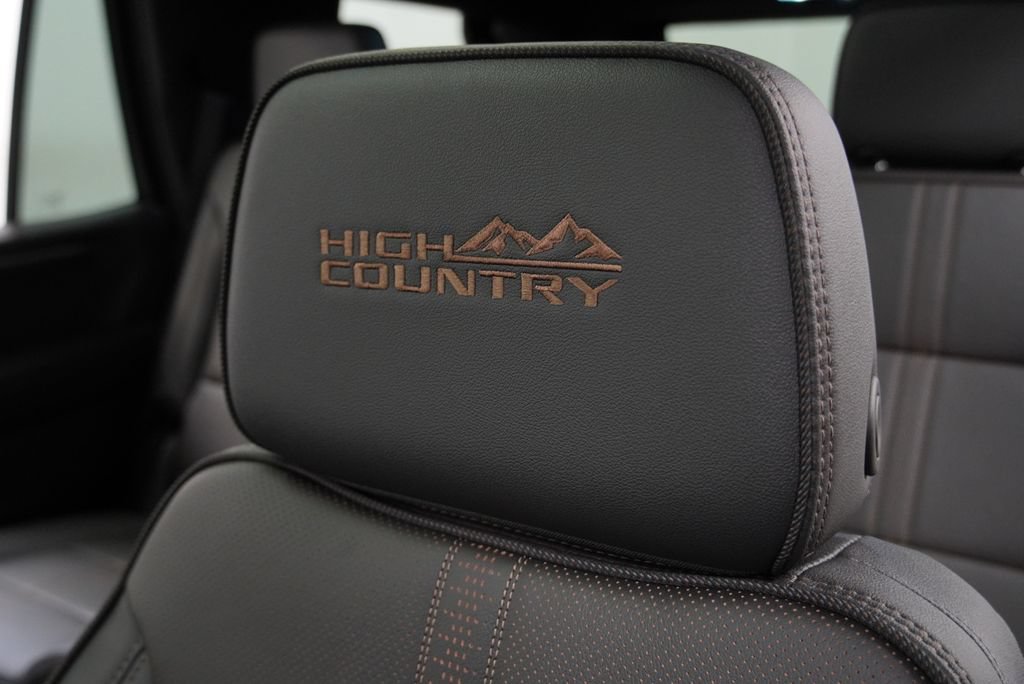 New 2026 Chevrolet Tahoe High Country AWD/4WD image 15