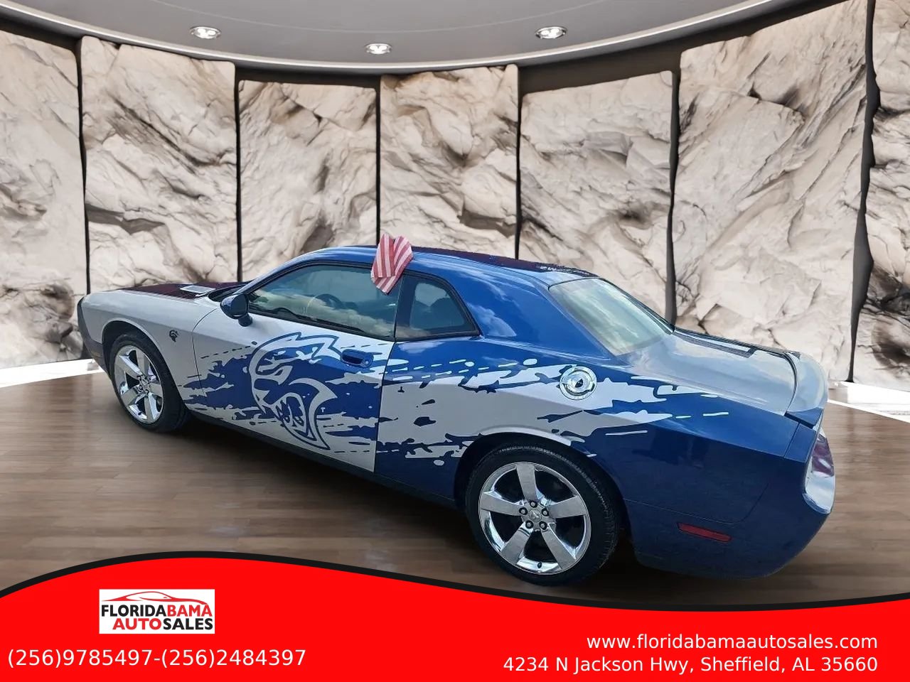 Used 2009 Dodge Challenger R/T RWD image 3