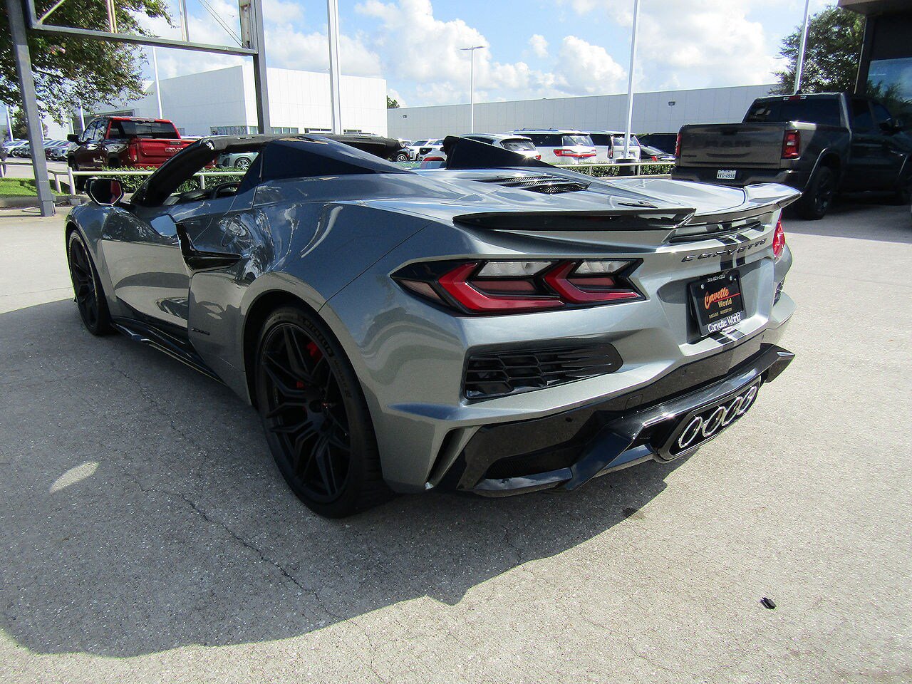 Used 2023 Chevrolet Corvette Z06 RWD image 7