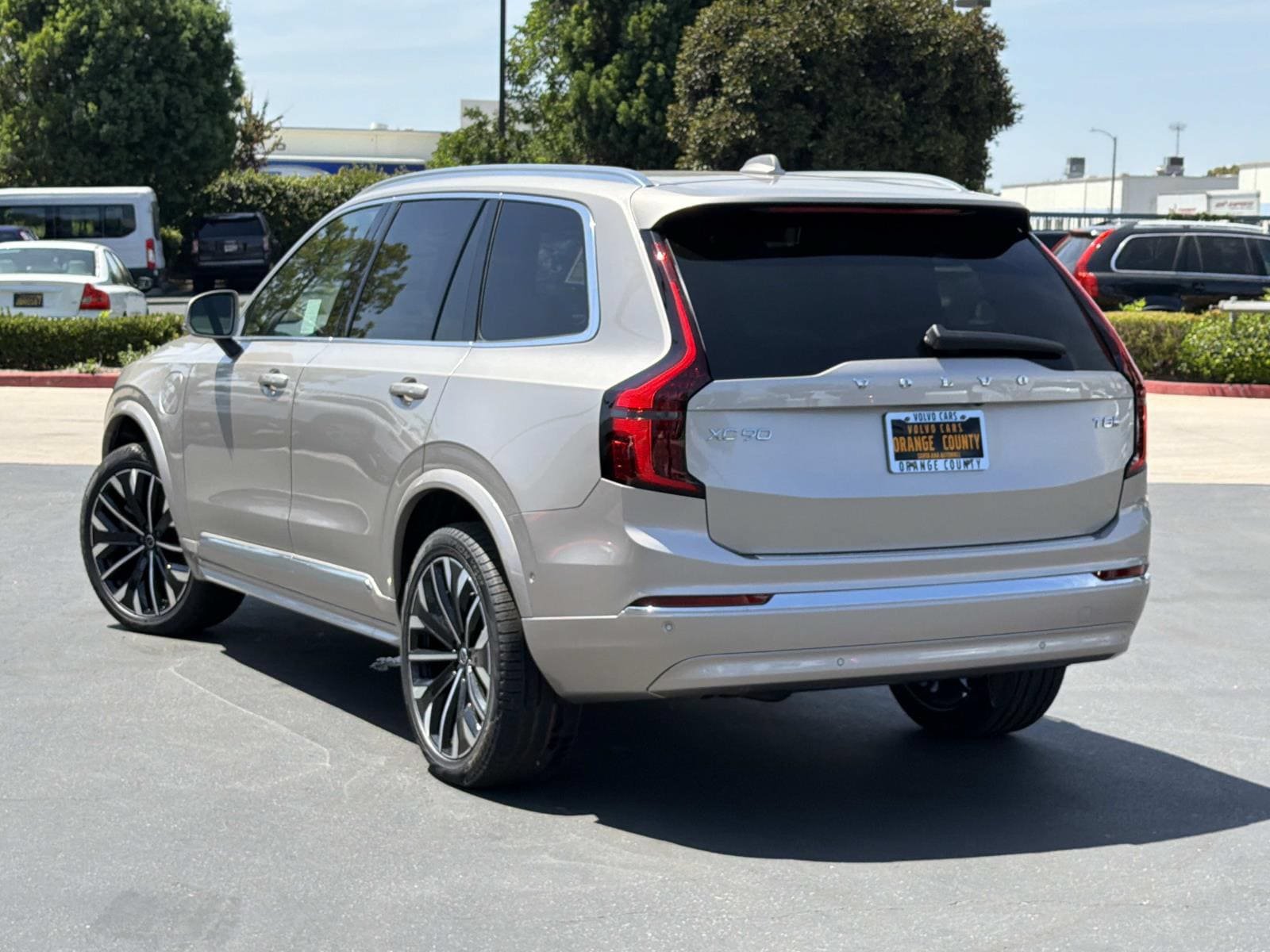 New 2026 Volvo XC90 T8 Plus AWD/4WD image 5