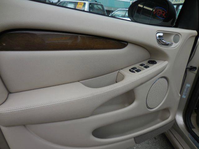 Used 2002 Jaguar X-TYPE 3.0 image 19