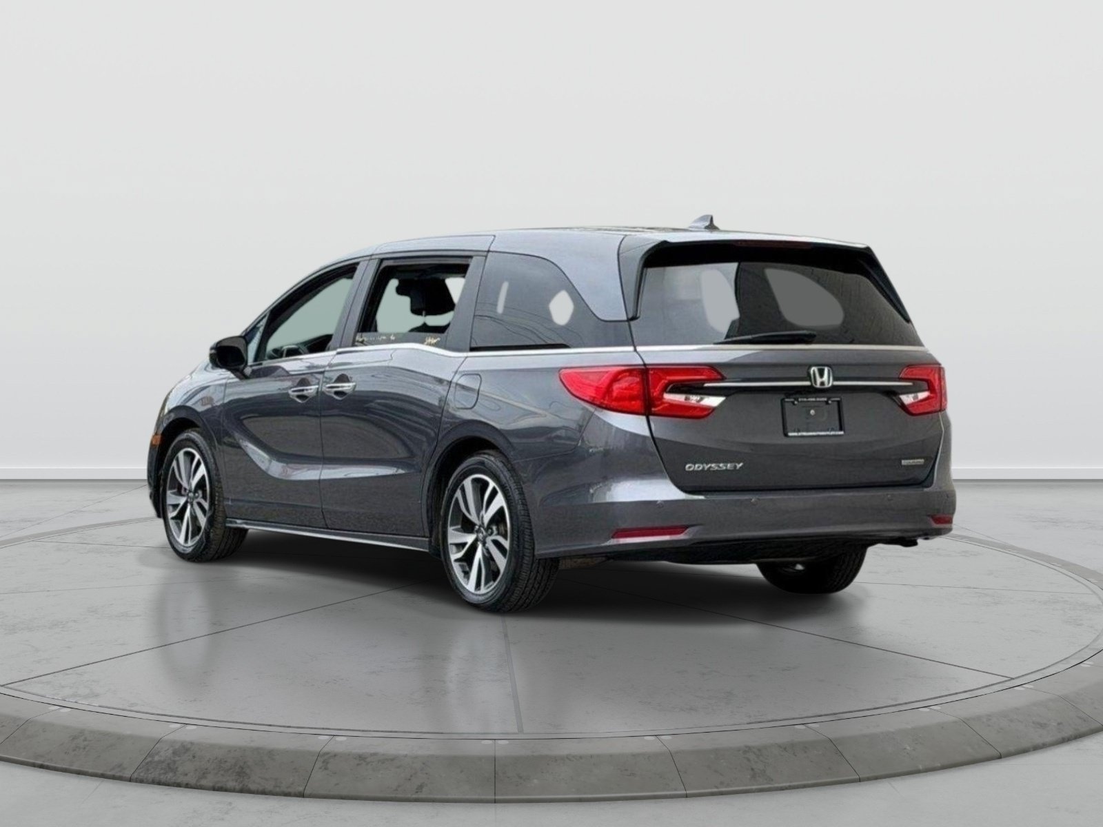 Used 2023 Honda Odyssey Touring image 7