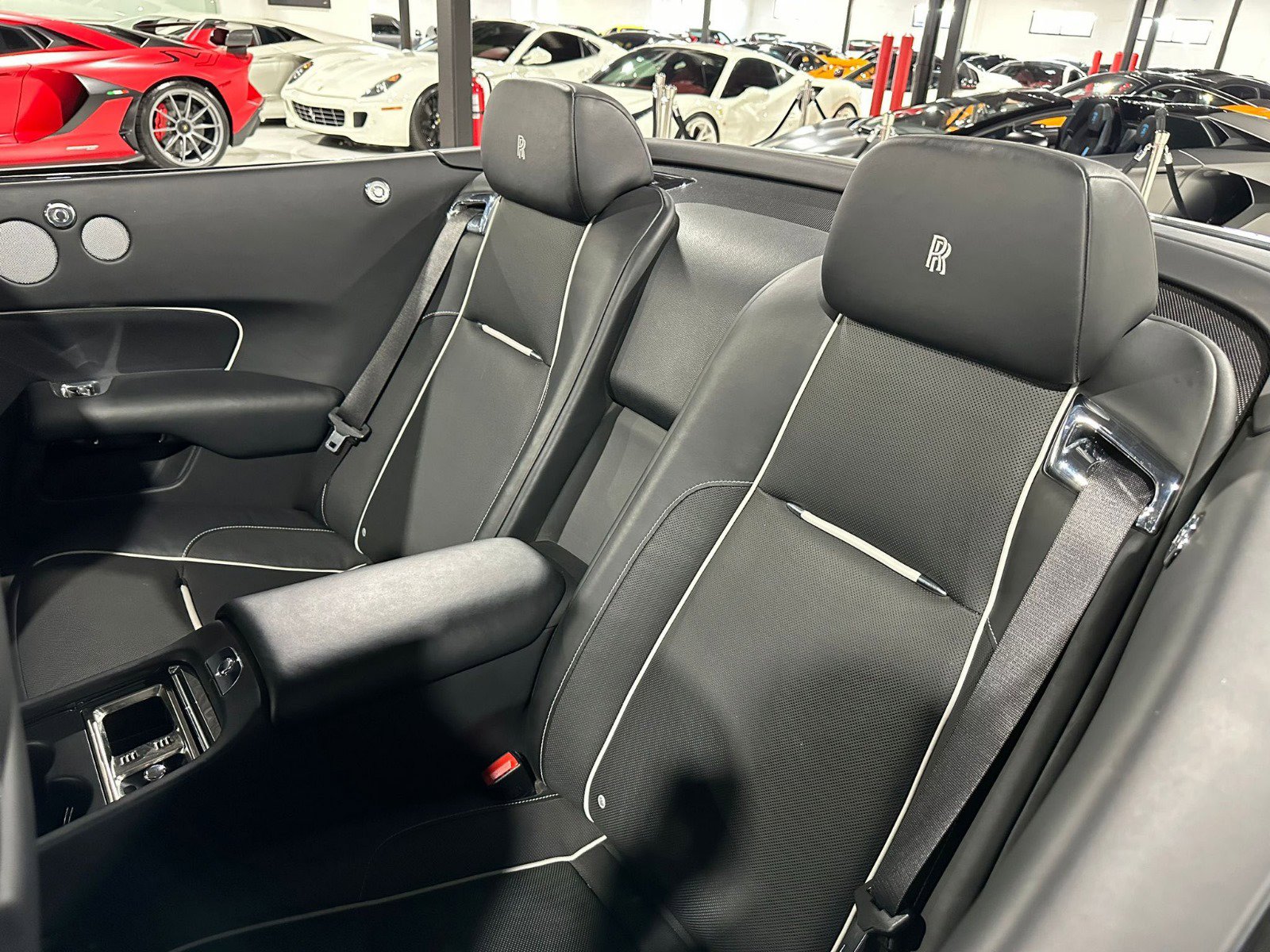 Used 2019 Rolls-Royce Dawn image 18