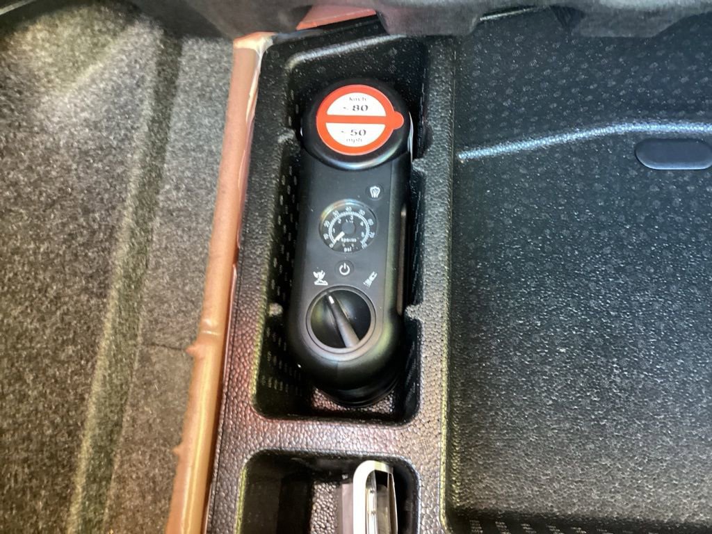 Used 2019 Dodge Challenger SRT Hellcat Redeye image 11