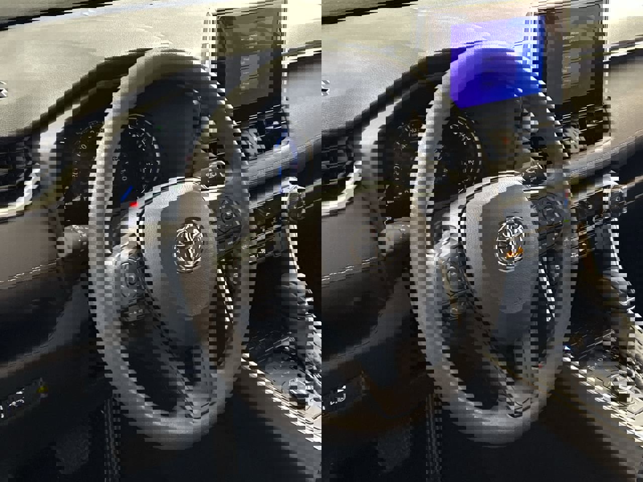 Used 2025 Toyota RAV4 LE image 13