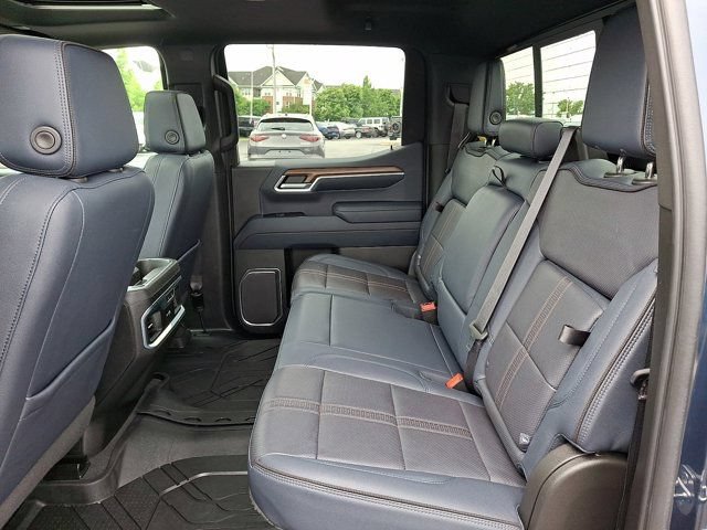Used 2022 Chevrolet Silverado 1500 High Country w/ High Country Premium Package AWD/4WD image 13