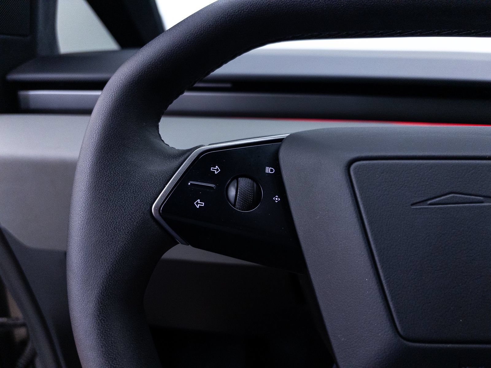 Used 2024 Tesla Cybertruck AWD Crew Cab image 30