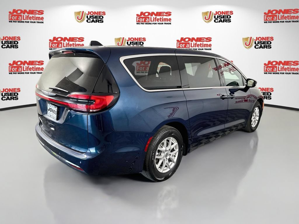 Used 2025 Chrysler Pacifica Select FWD image 15