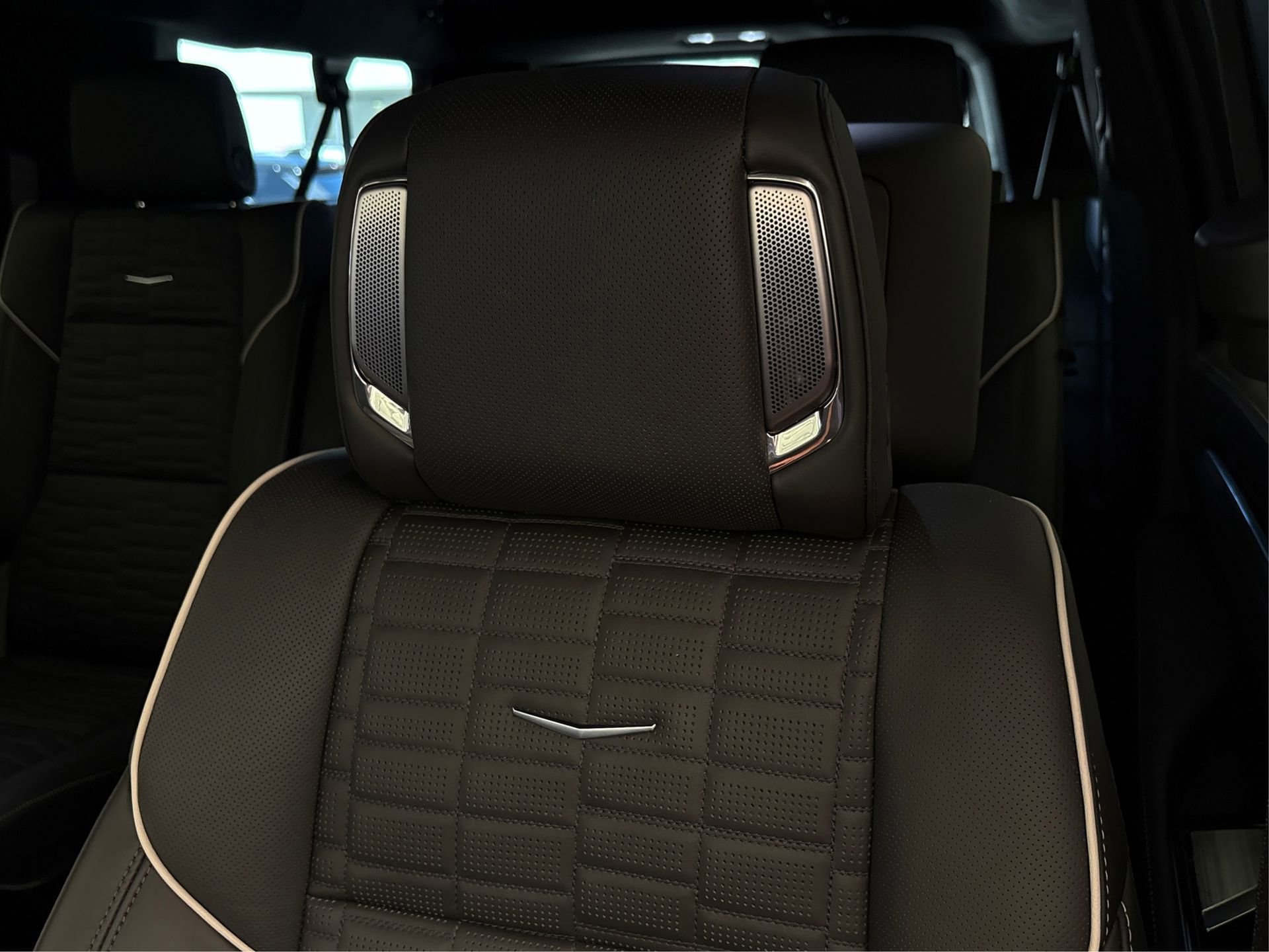 New 2025 Cadillac Escalade ESV Sport Platinum image 32