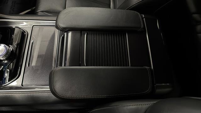 Used 2024 Jeep Wagoneer 4WD w/ Convenience Group I image 18