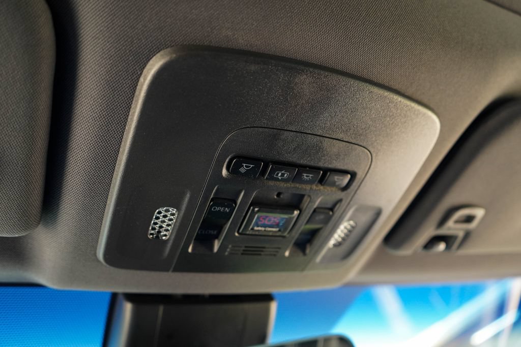 Used 2019 Toyota Avalon XSE FWD image 12