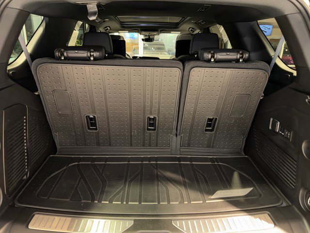 Used 2025 Chevrolet Tahoe High Country image 27