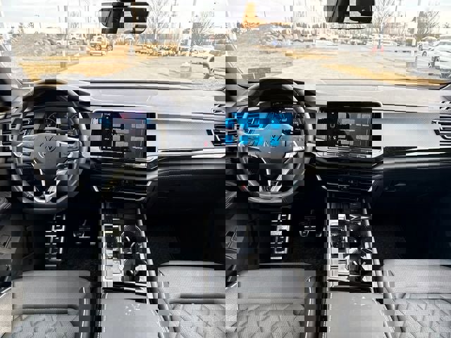 Used 2025 Volkswagen Atlas Cross Sport SEL Premium R-Line image 12