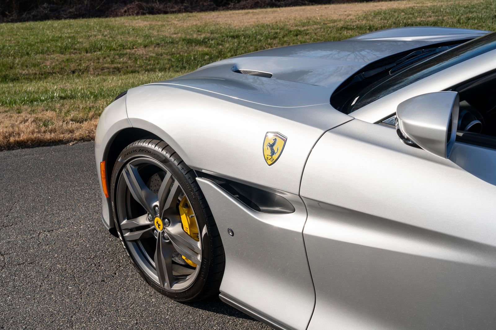 Used 2019 Ferrari Portofino image 12