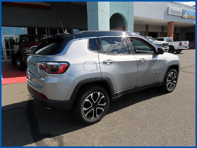 Certified 2022 Jeep Compass Limited w/ Sun and Sound Group AWD/4WD image 7