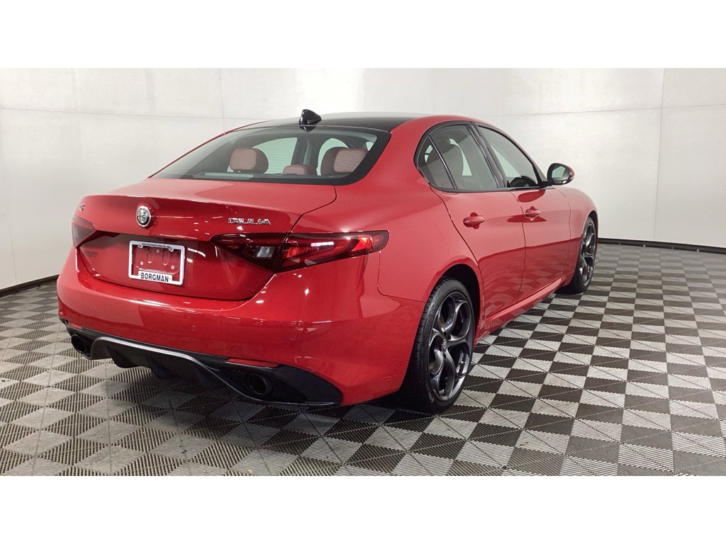 Used 2019 Alfa Romeo Giulia Ti Sport w/ Quick Order Package 22S Sport image 2