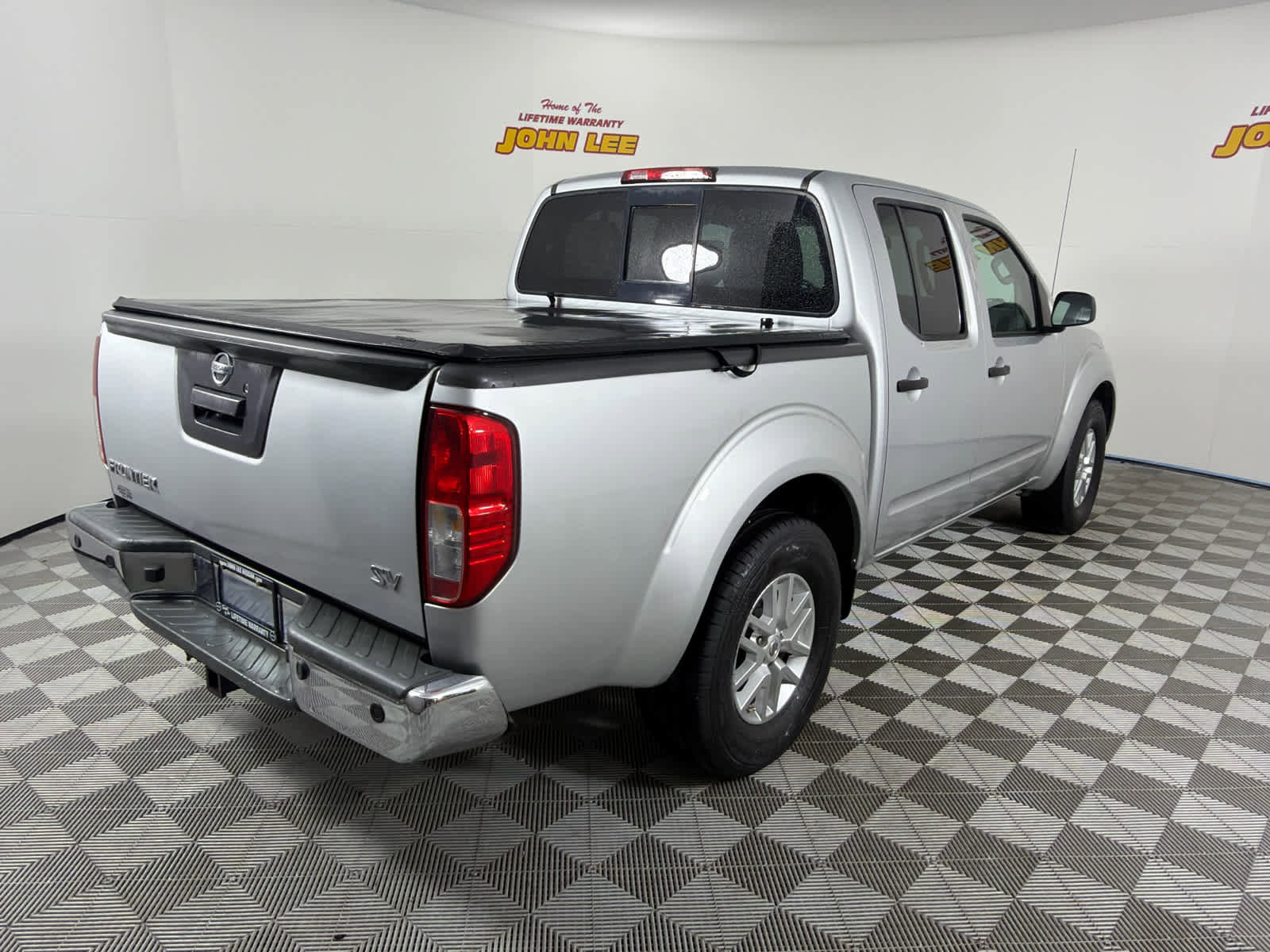 Used 2016 Nissan Frontier SV w/ SV Value Truck Package RWD image 5