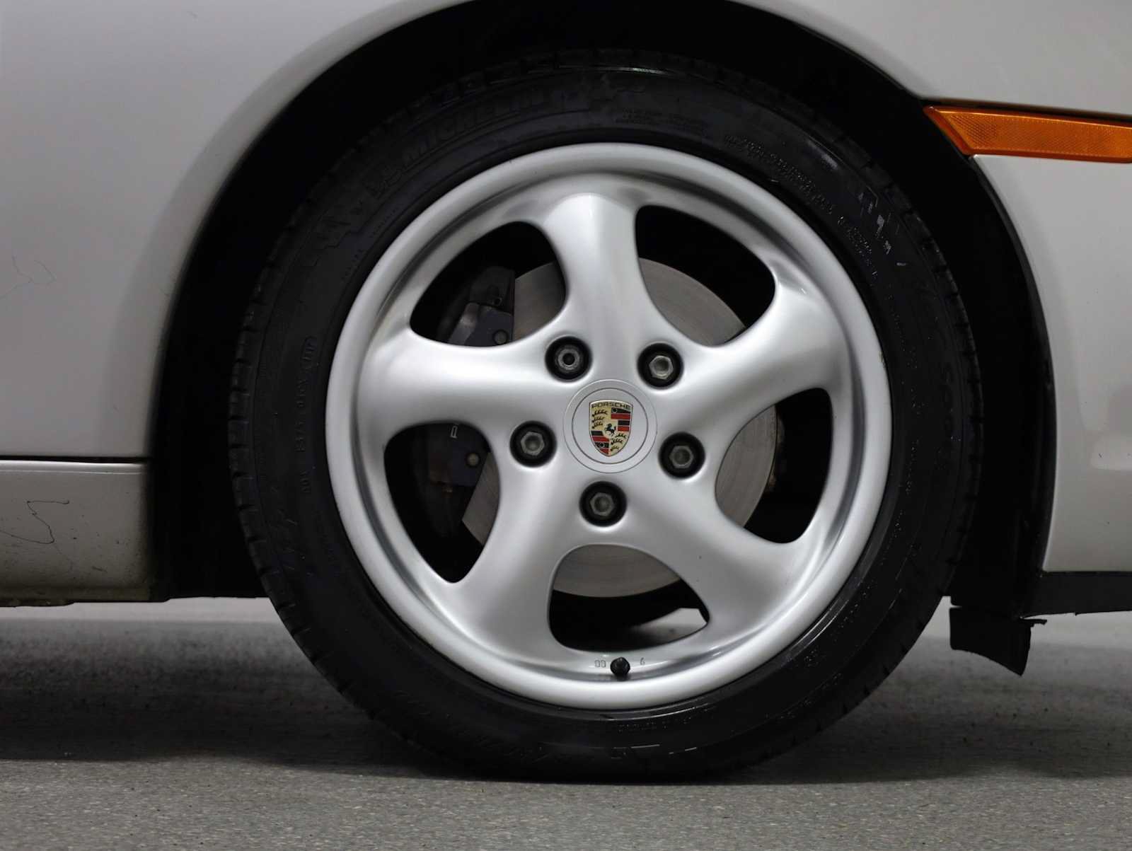 Used 2000 Porsche Boxster RWD image 12