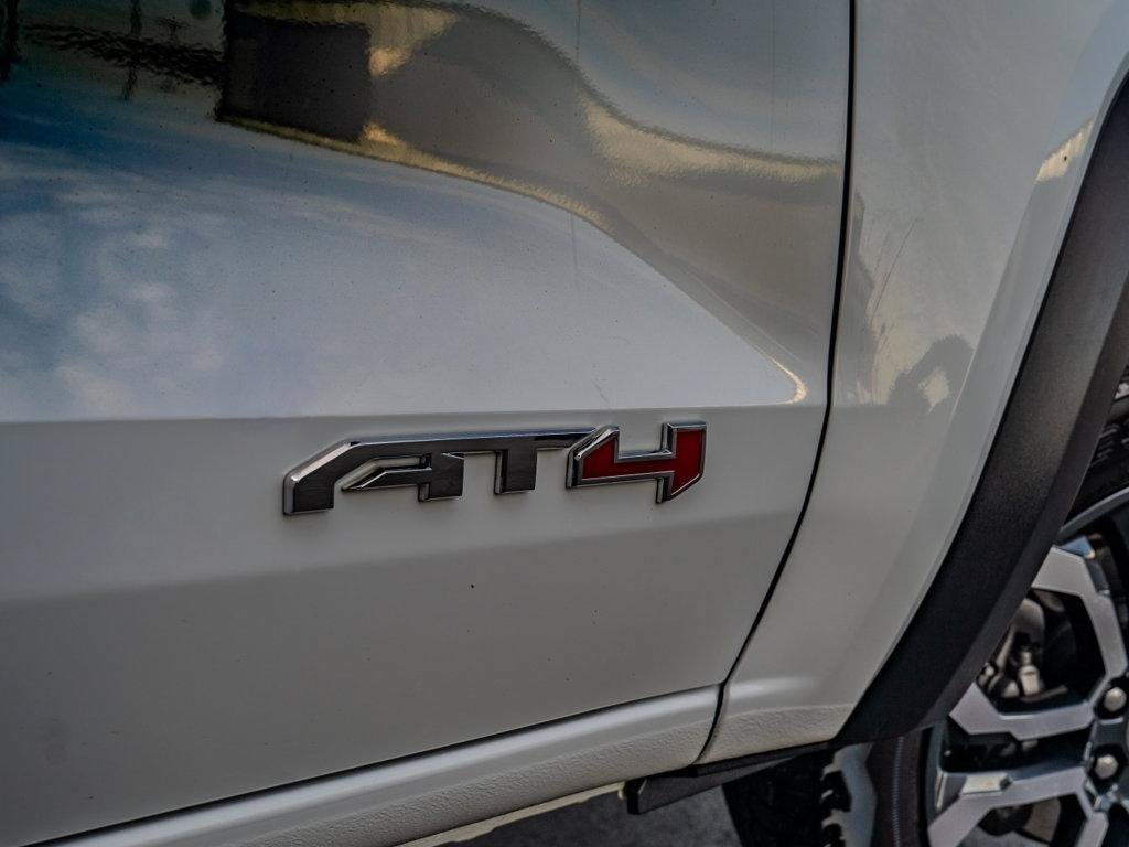 Used 2024 GMC Canyon AT4 w/ AT4 Premium Package AWD/4WD image 10