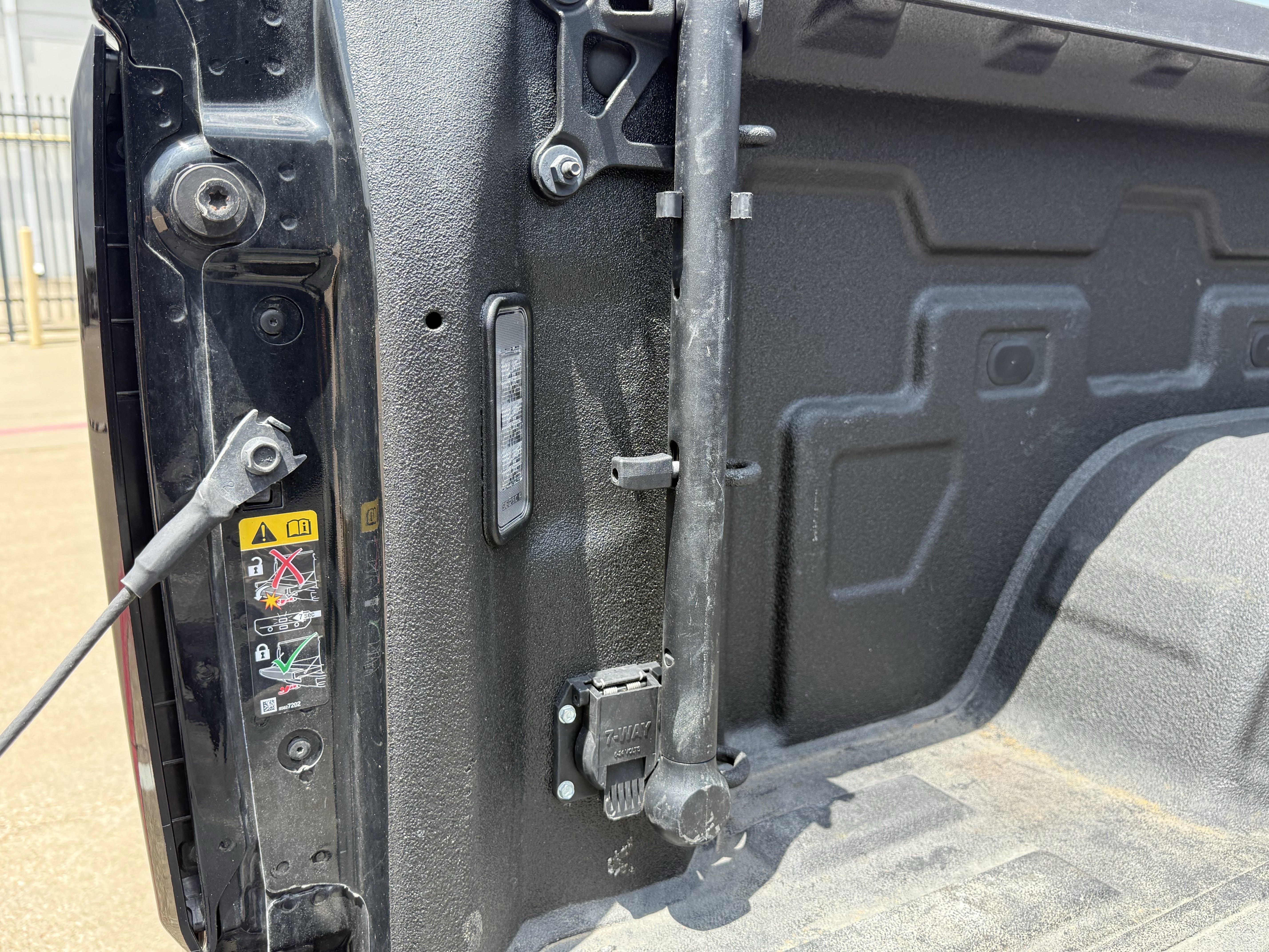 Used 2024 GMC Sierra 1500 AT4 image 23