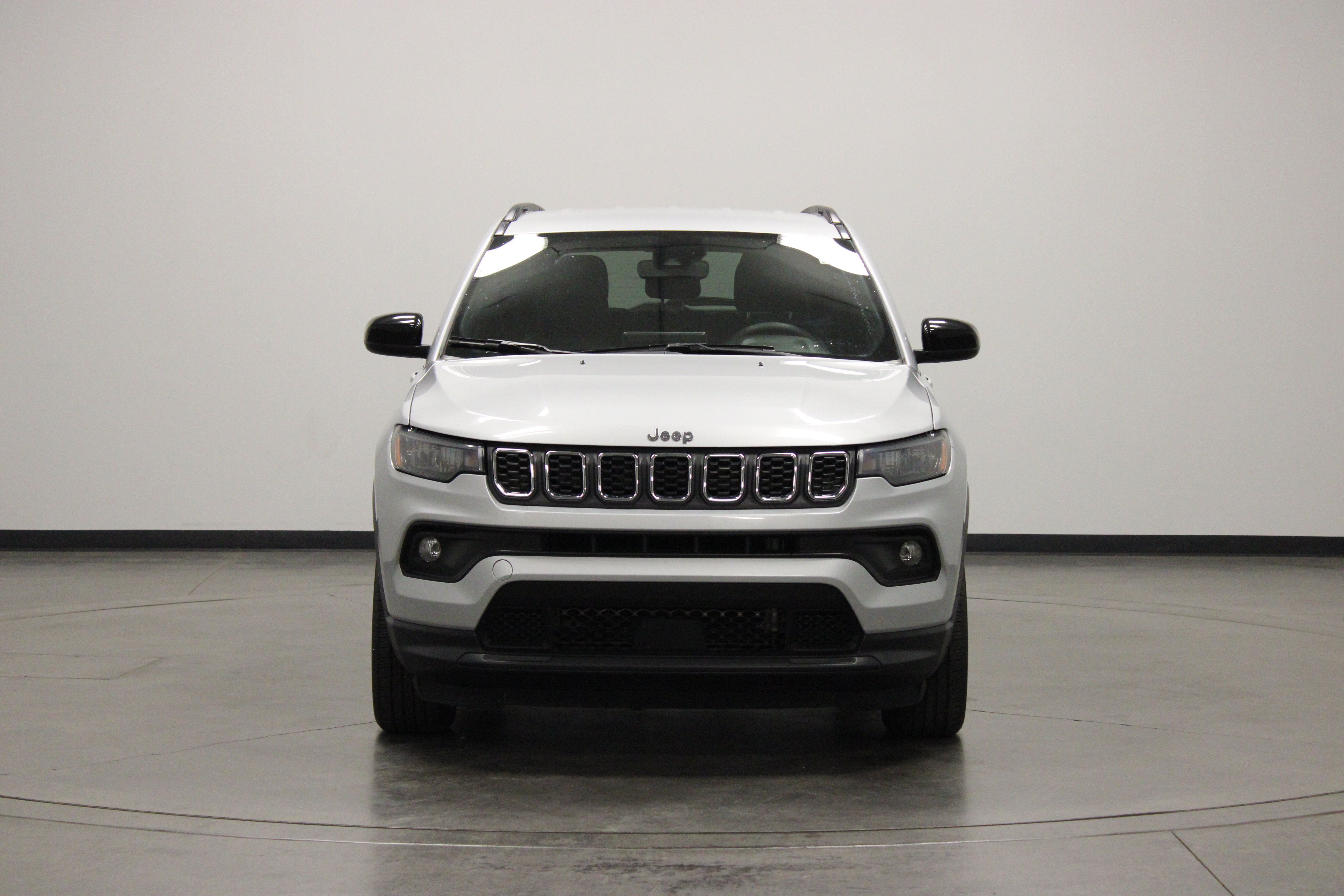 Used 2024 Jeep Compass Latitude AWD/4WD image 3