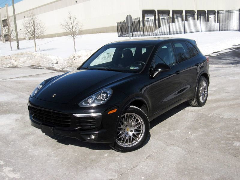 Used 2017 Porsche Cayenne Platinum Edition image 4