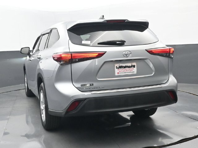 Used 2023 Toyota Highlander L FWD image 18