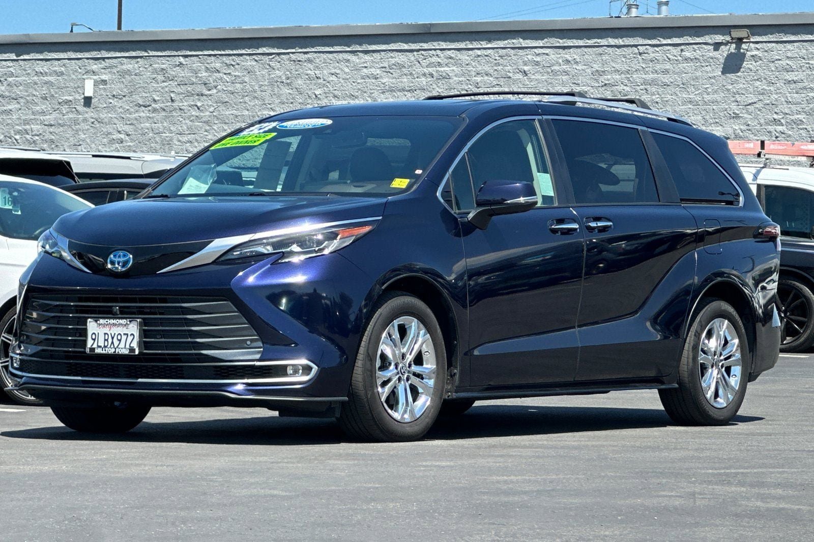 Used 2024 Toyota Sienna Platinum AWD/4WD image 10