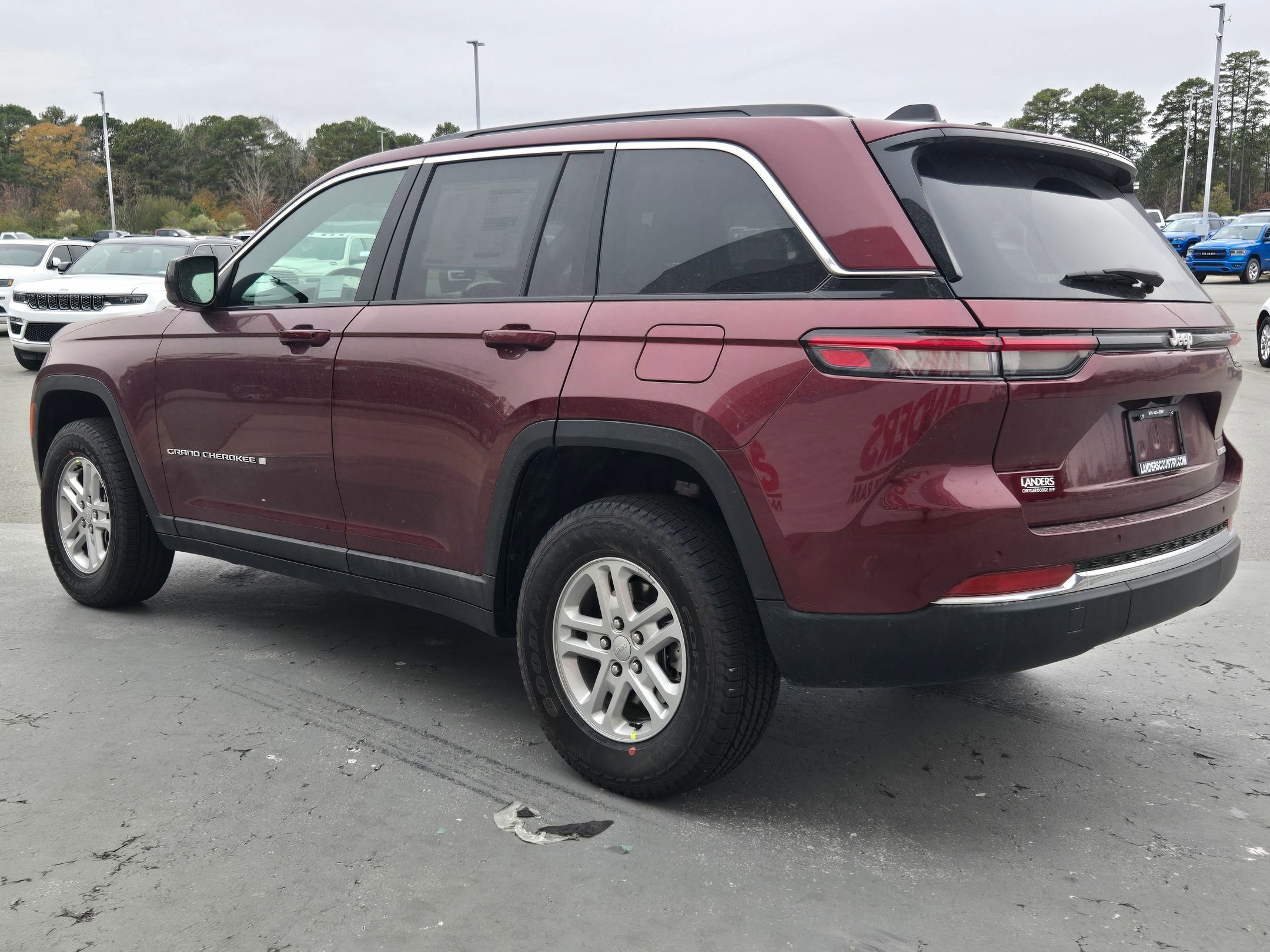 New 2025 Jeep Grand Cherokee Laredo w/ Trailer Tow Package image 5