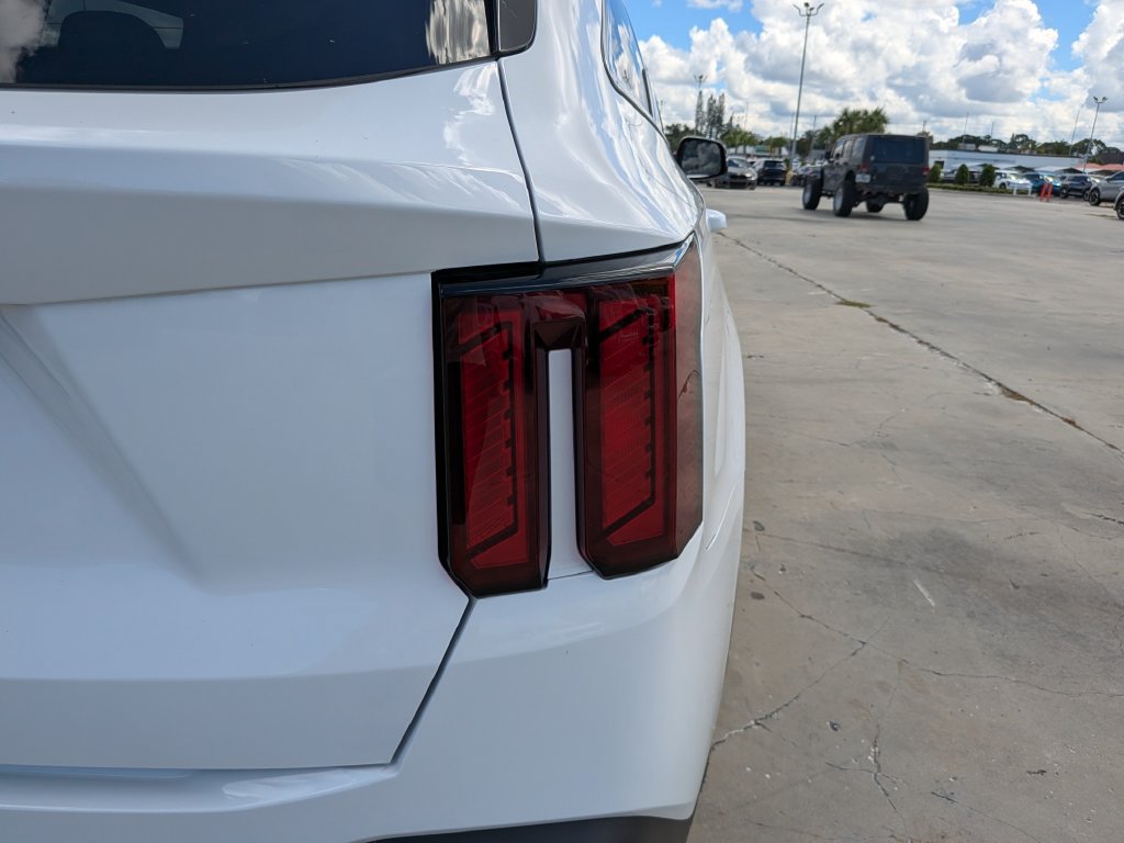 Certified 2026 Kia Sorento S FWD image 11