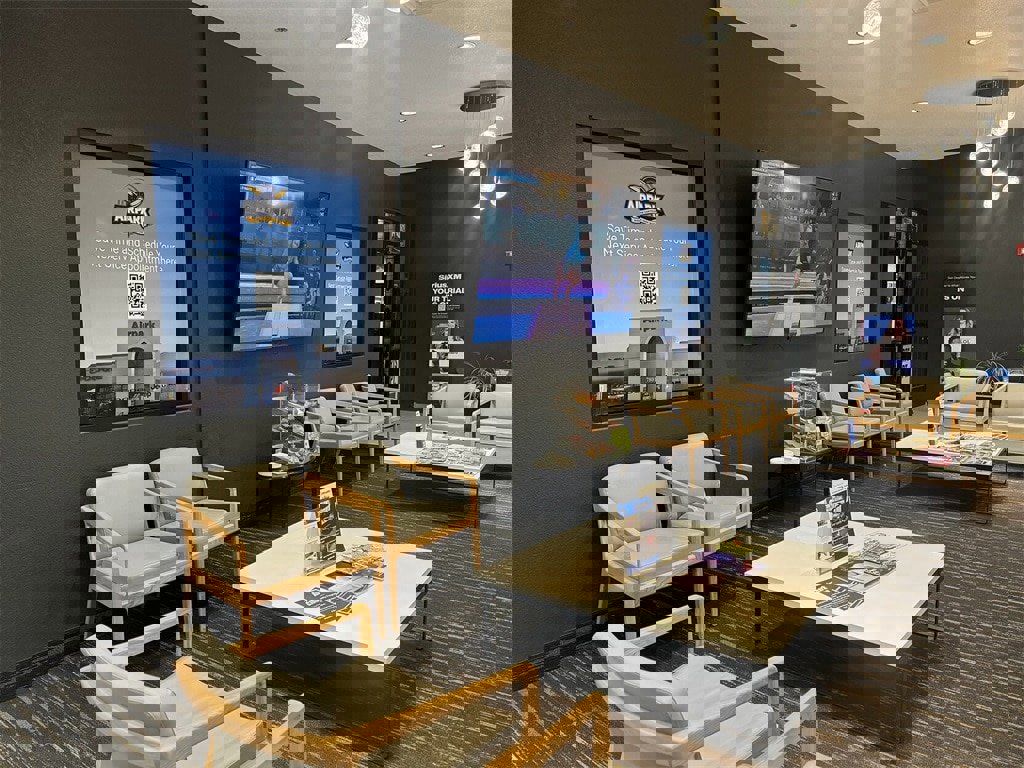 New 2024 Jeep Wagoneer L 4WD w/ HD Trailer Tow Package image 22