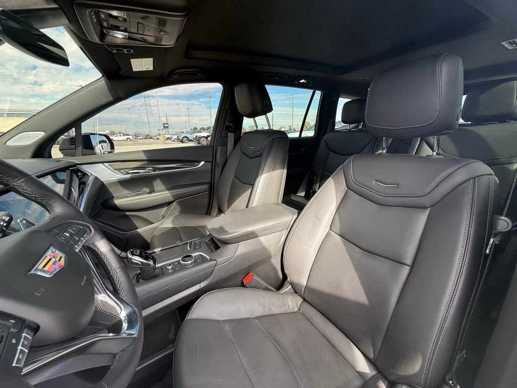 Certified 2024 Cadillac XT6 Sport w/ LPO, Floor Liner Package image 18