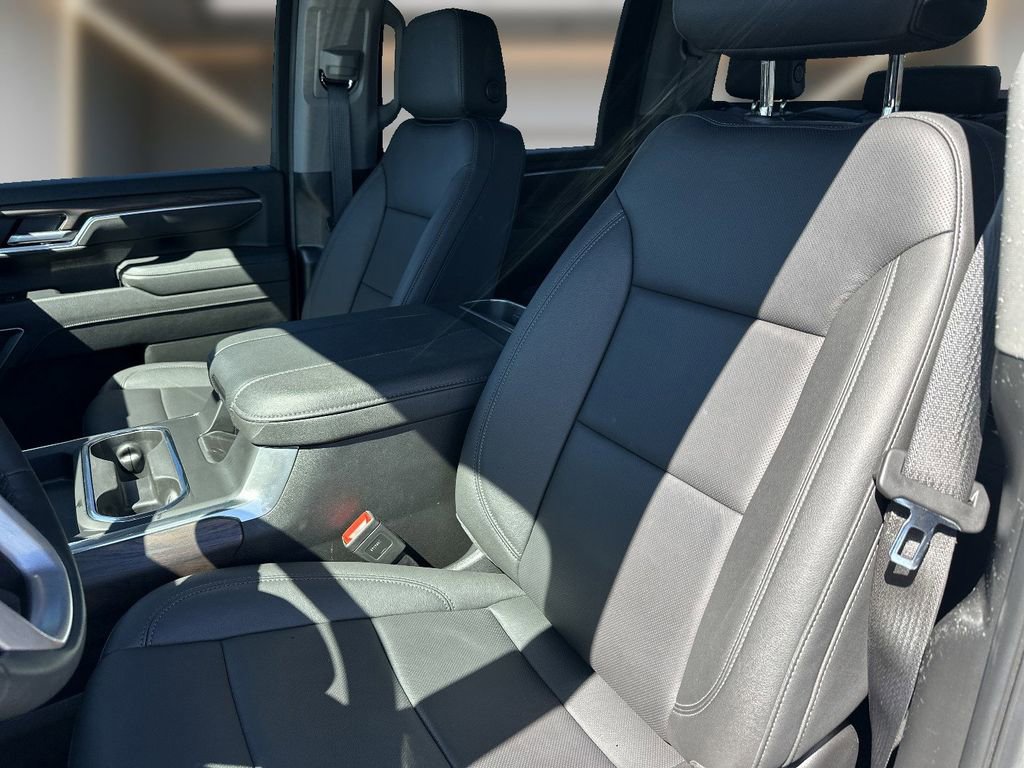 Certified 2025 GMC Sierra 3500 SLT w/ SLT Convenience Package image 7