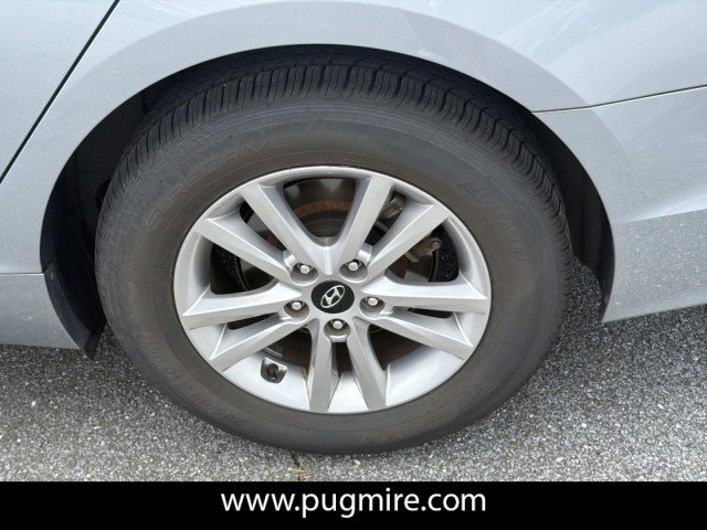 Used 2015 Hyundai Sonata SE w/ Option Group 02 FWD image 19