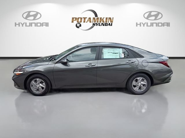 New 2026 Hyundai Elantra SE FWD image 8