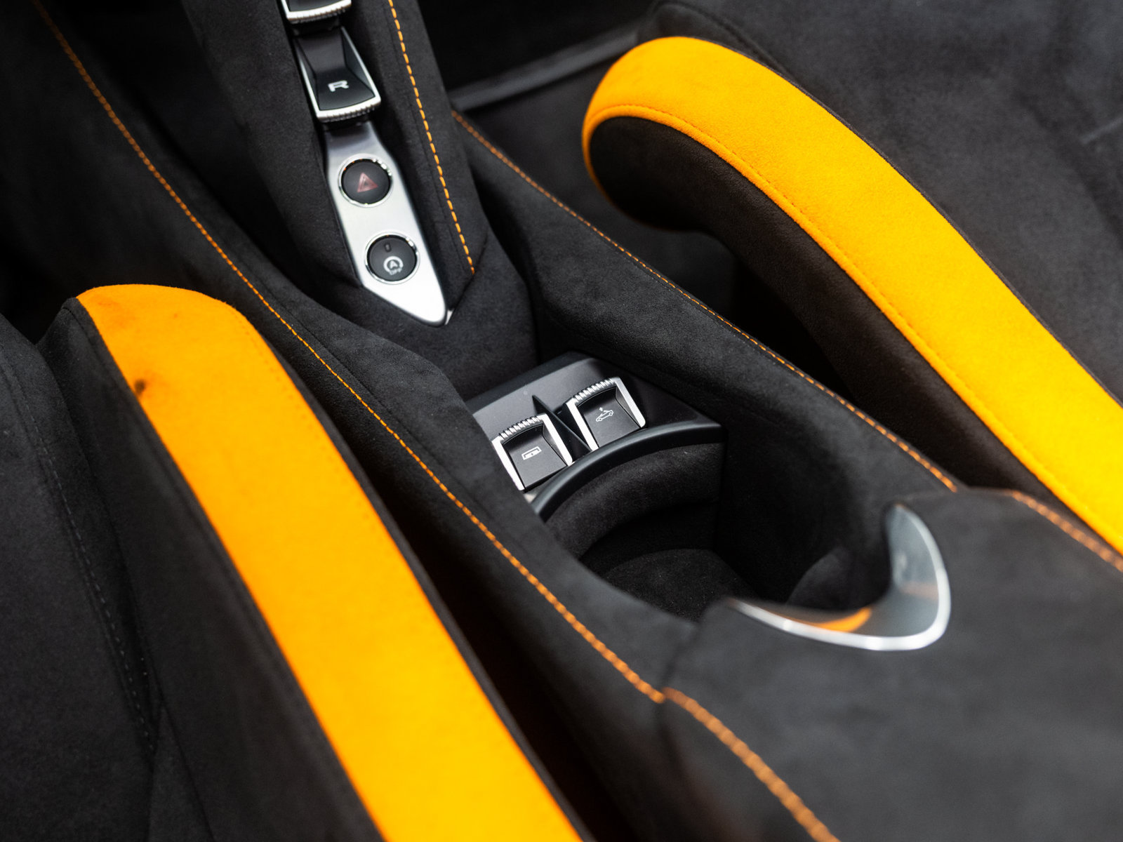 Used 2024 McLaren 750S Spider RWD image 47