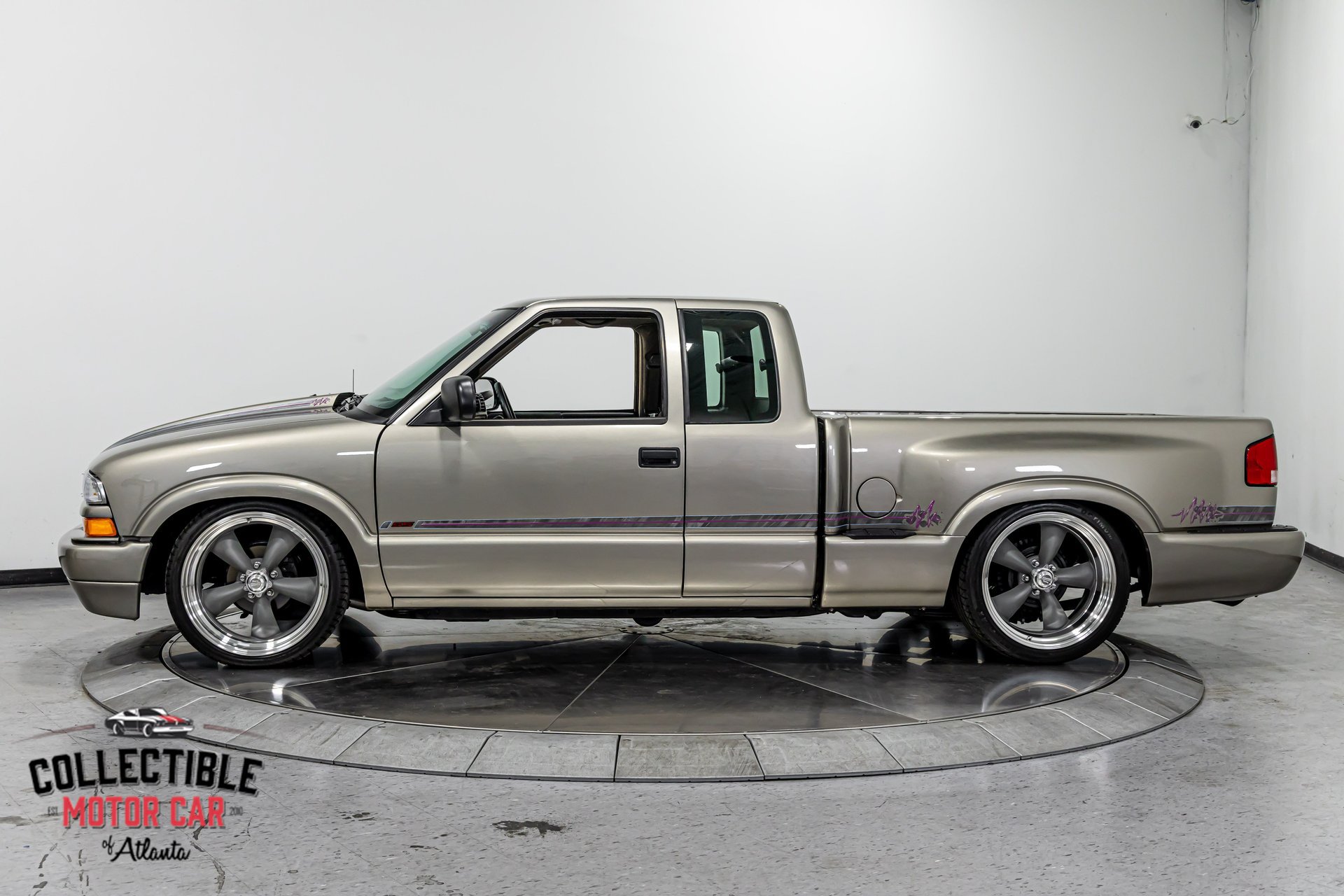 Used 2000 Chevrolet S10 Pickup LS w/ Preferred Equipment Group RWD image 11