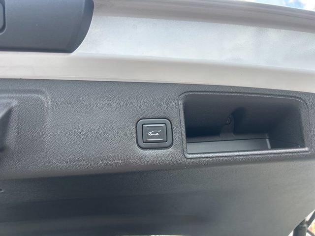 Used 2020 GMC Terrain SLT w/ Preferred Package FWD image 32