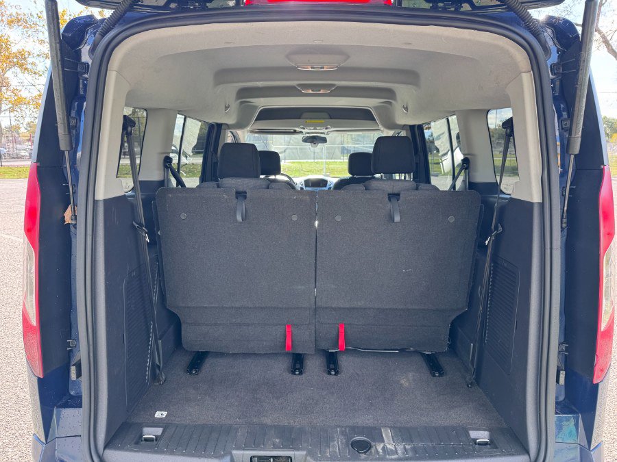 Used 2016 Ford Transit Connect XLT image 9